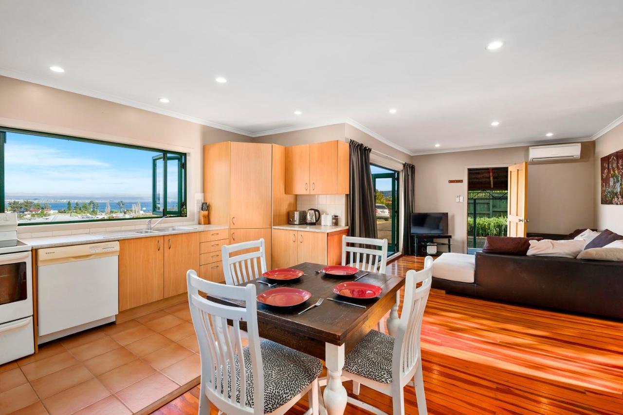 Kaihua Lookout - Taupo Holiday Home Exteriör bild