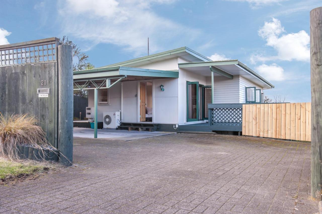 Kaihua Lookout - Taupo Holiday Home Exteriör bild